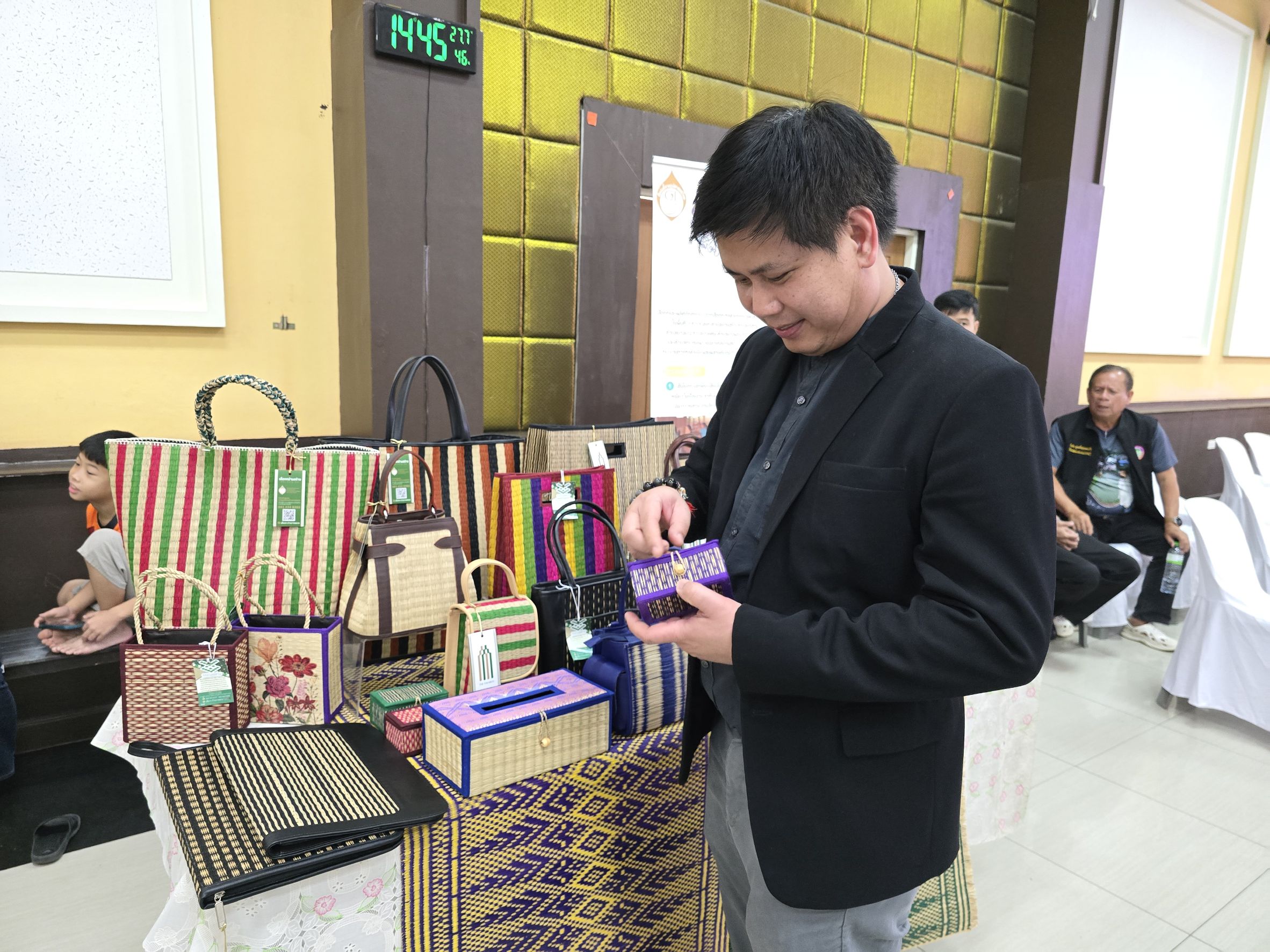 title - วันที่ 14 พฤษภาคม 2569 นายวิทูล ประดิษฐบุญ ปฏิรูปที่ดินจังหวัดปราจีนบุรี ร่วมเป็นเกียรติในกิจกรรมแถลงข่าวการจัดงานวันเกษตรปราจีนบุรี ครั้งที่ 60 ประจำปี 2569